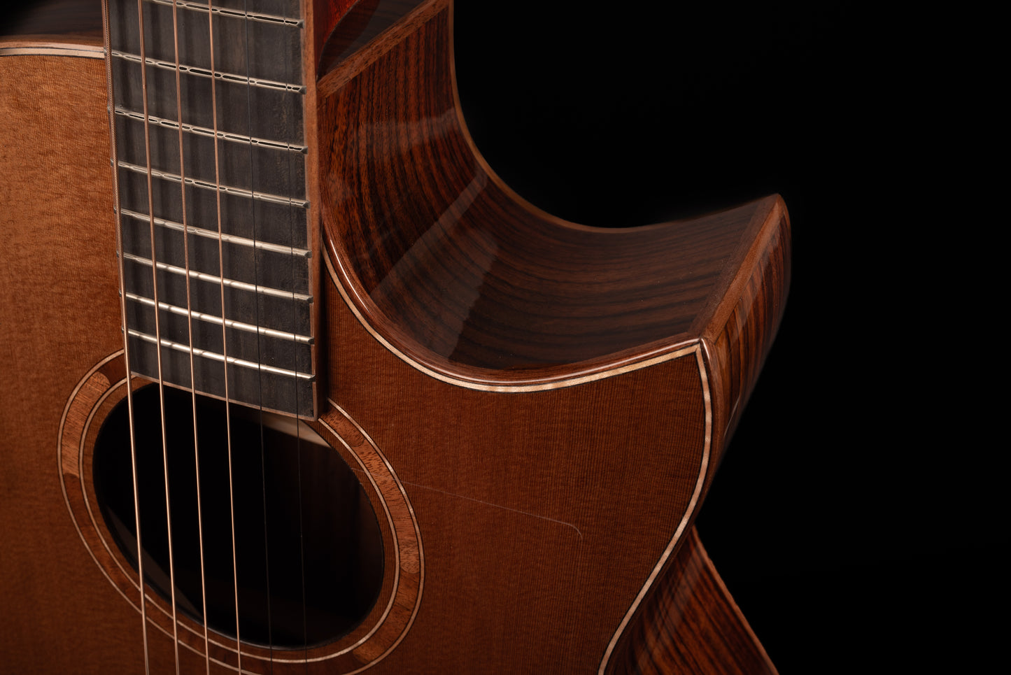 AVENIR 25 SERIES AUDITORIUM CEDAR ROSEWOOD