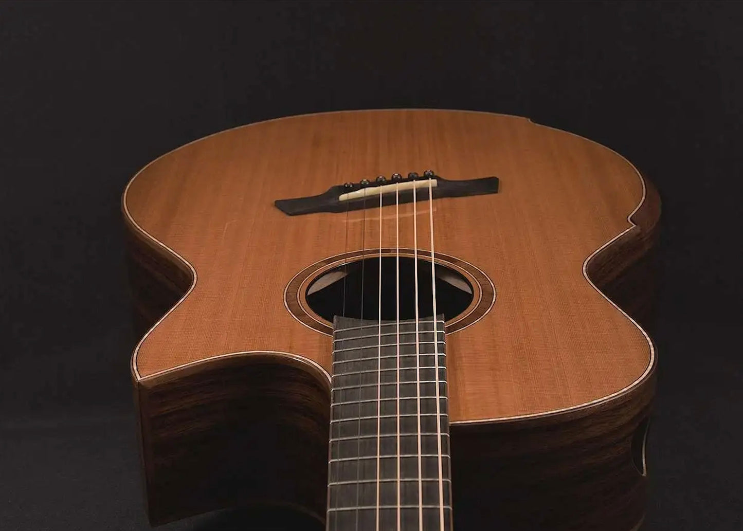 AVENIR 25 SERIES AUDITORIUM CEDAR ROSEWOOD FAN FRET