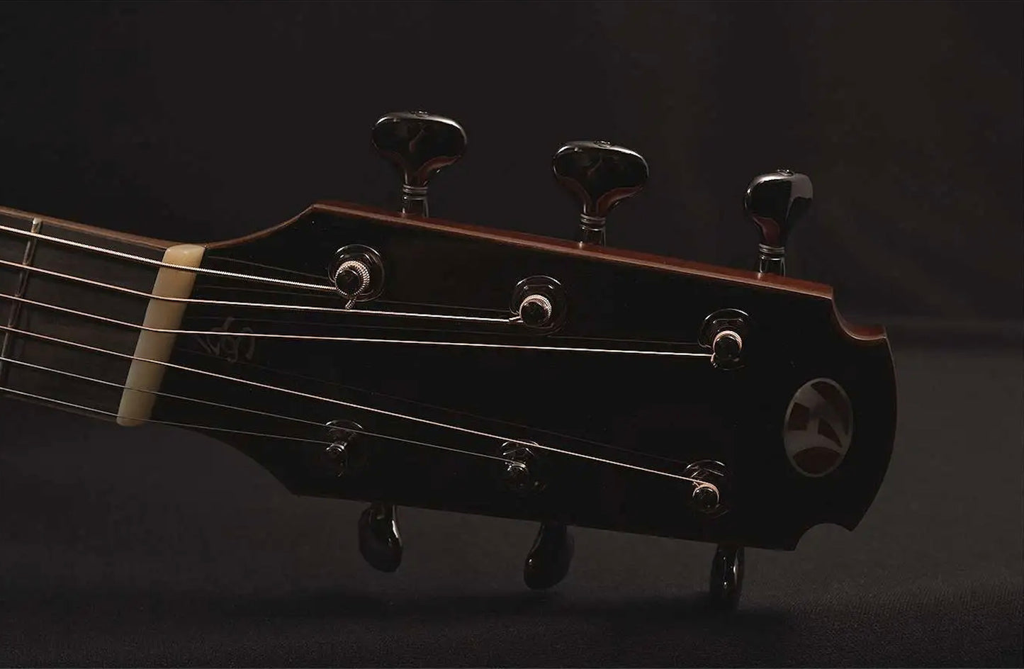 AVENIR 25 SERIES AUDITORIUM CEDAR ROSEWOOD FAN FRET
