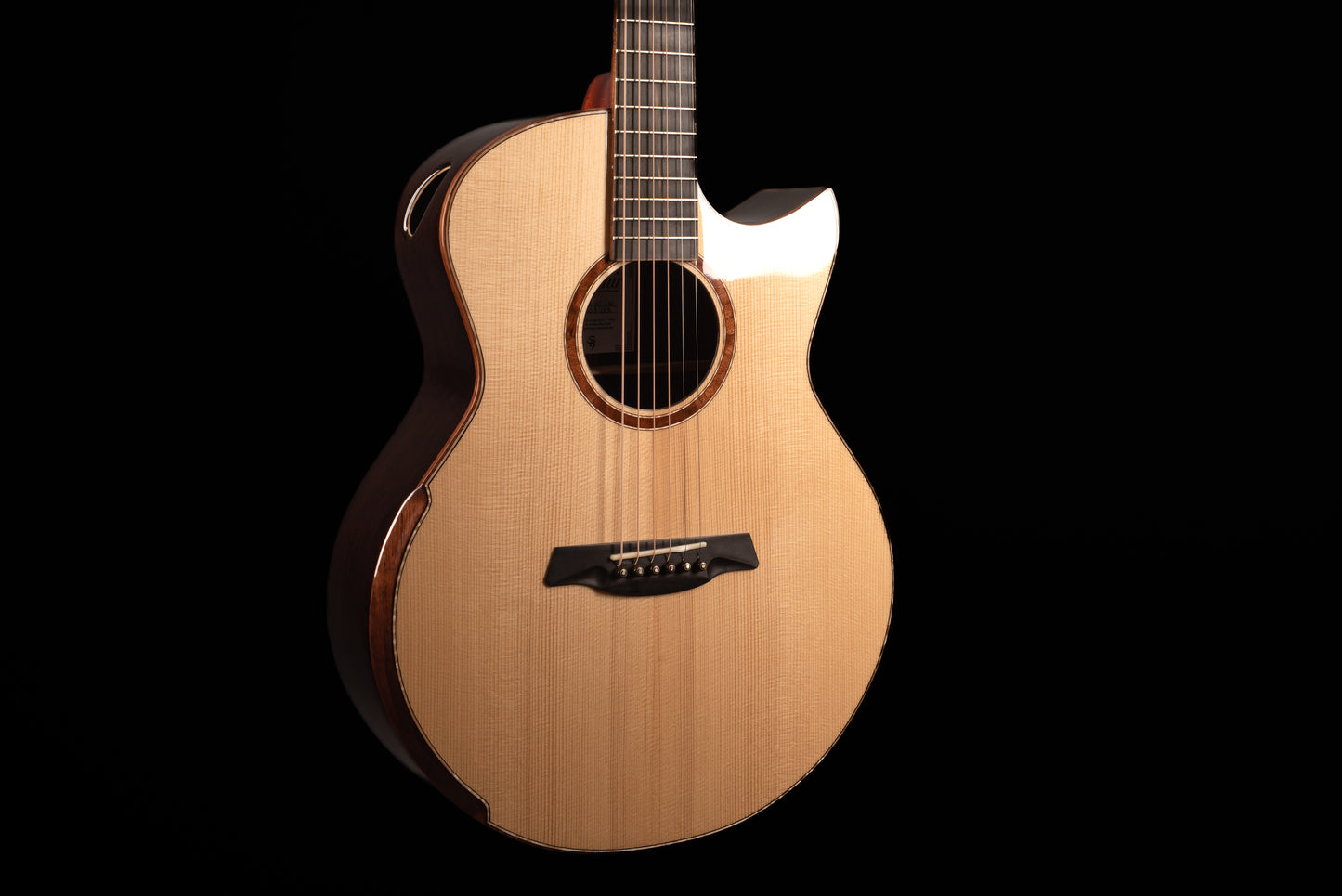AVENIR 25 SERIES AUDITORIUM ENGELMANN SPRUCE WENGE