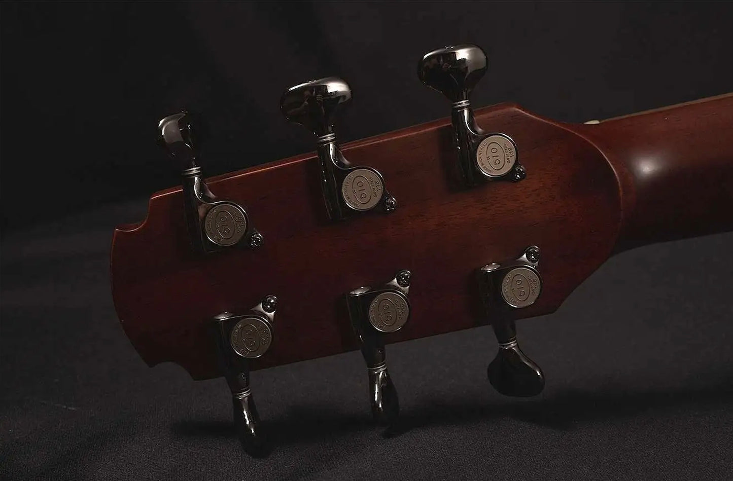 AVENIR 25 SERIES AUDITORIUM CEDAR ROSEWOOD FAN FRET