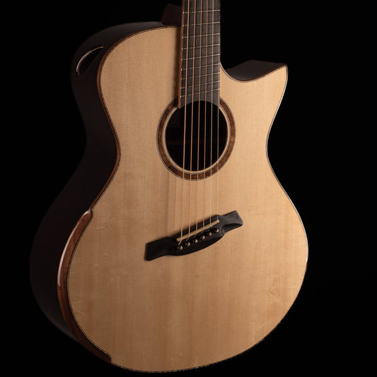 AVENIR 25 SERIES LARGE AUDITORIUM ENGELMANN SPRUCE WENGE FAN FRET