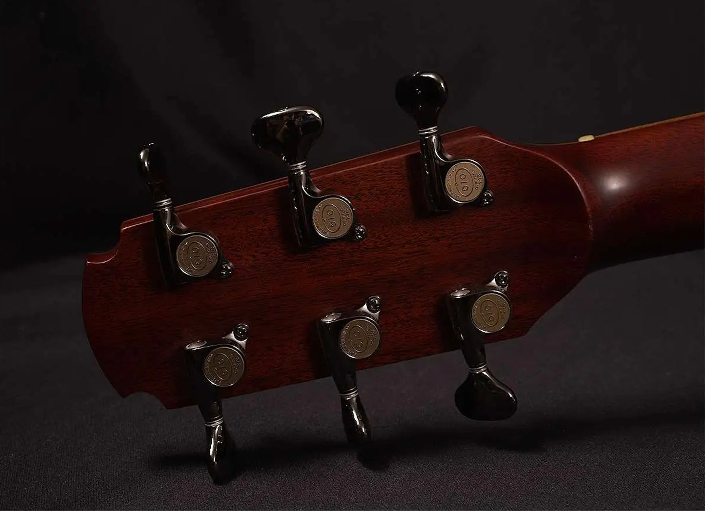 AVENIR 25 SERIES AUDITORIUM CEDAR ROSEWOOD