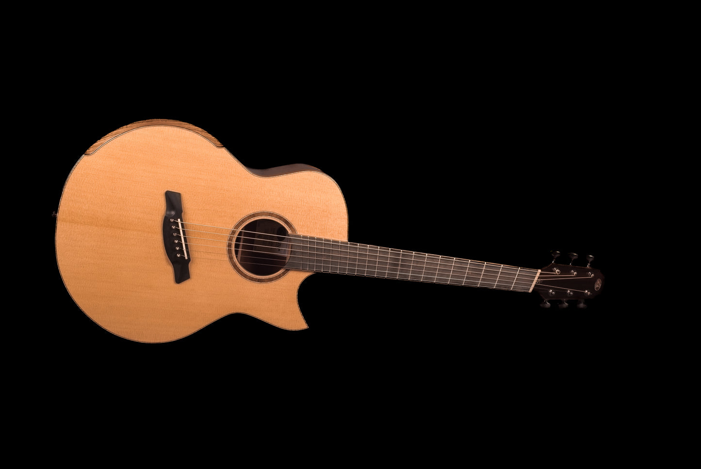 AVENIR 25 SERIES AUDITORIUM SITKA SPRUCE FLAMED WALNUT FAN FRET