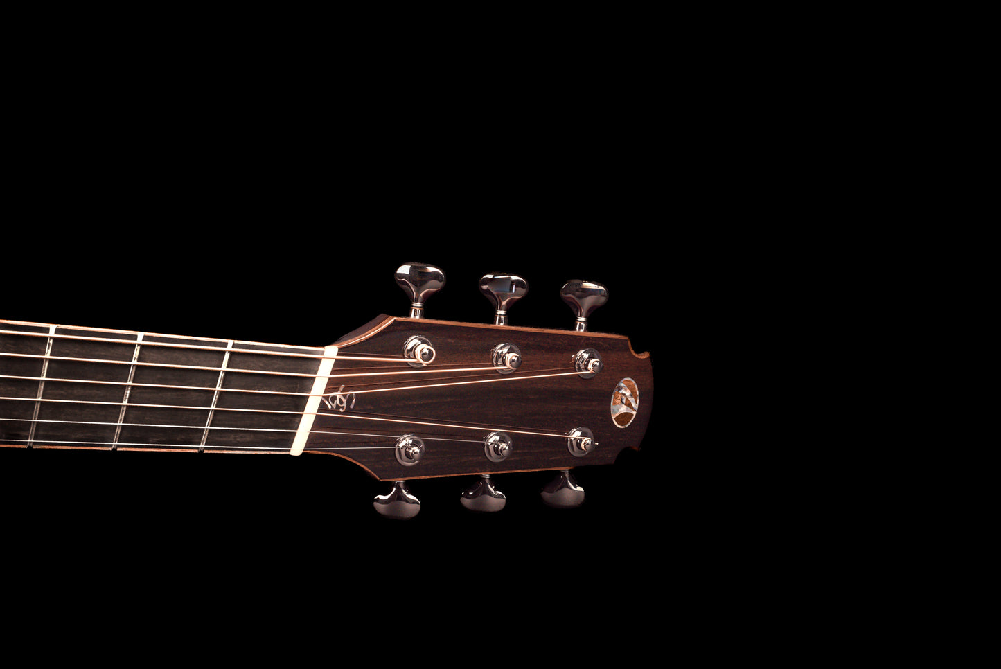 AVENIR 25 SERIES AUDITORIUM SITKA SPRUCE FLAMED WALNUT FAN FRET
