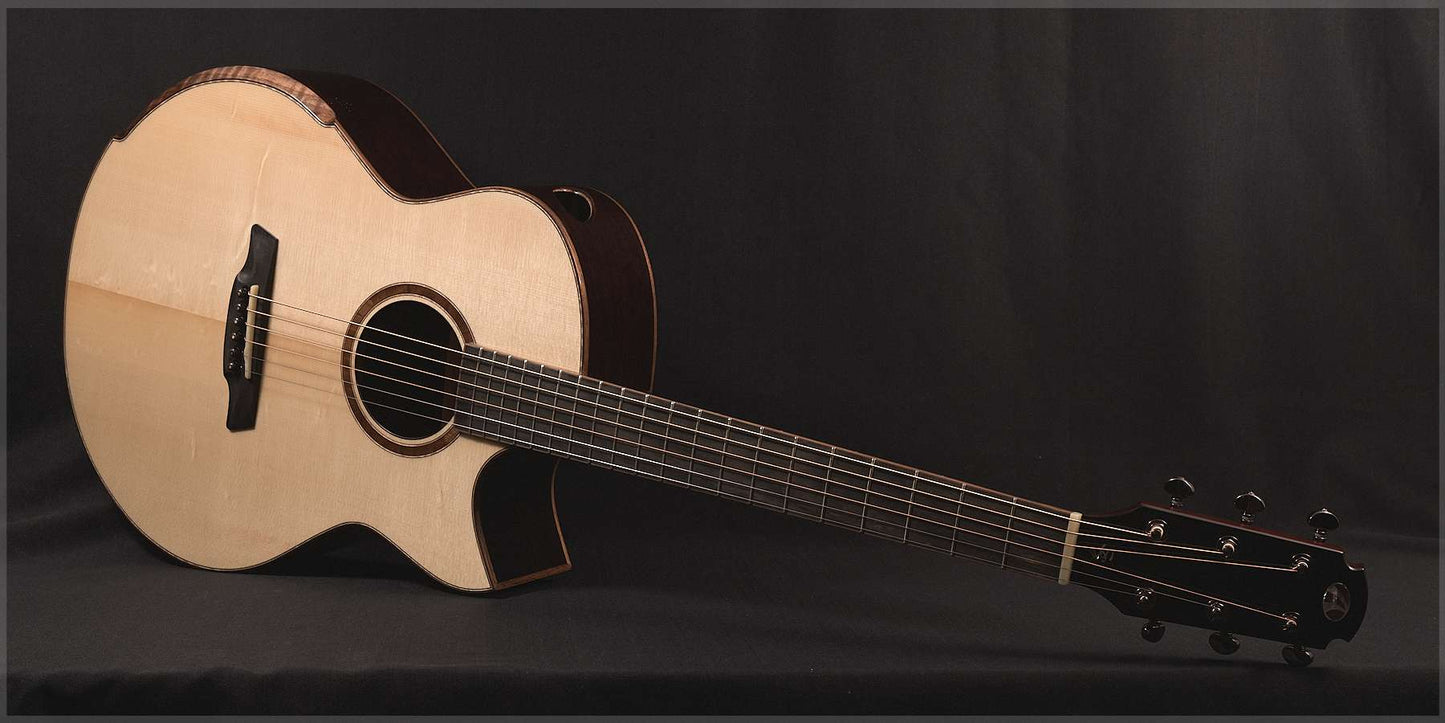 AVENIR 20 SERIES AUDITORIUM ENGELMANN SPRUCE WENGE