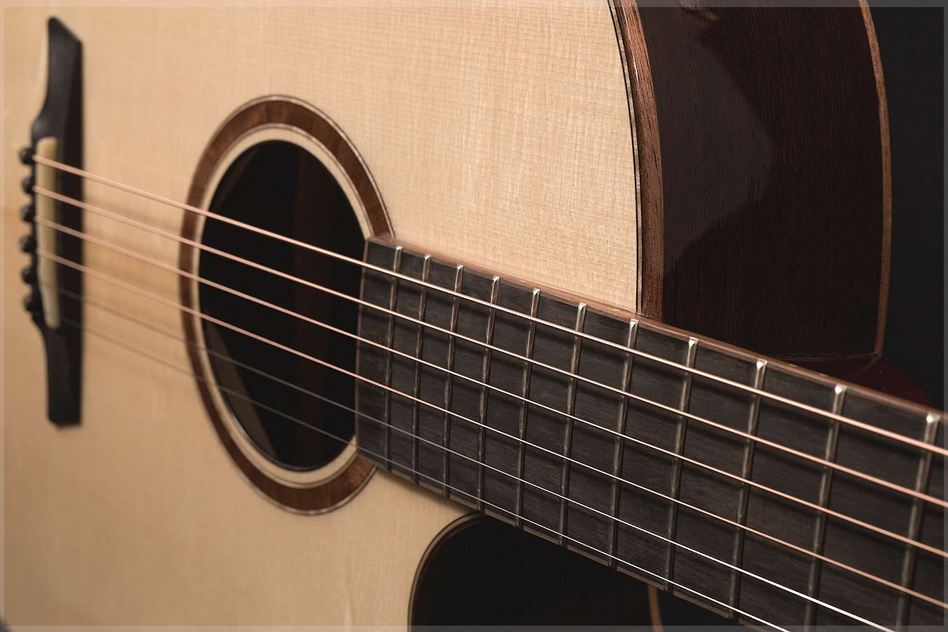 AVENIR 20 SERIES AUDITORIUM ENGELMANN SPRUCE WENGE